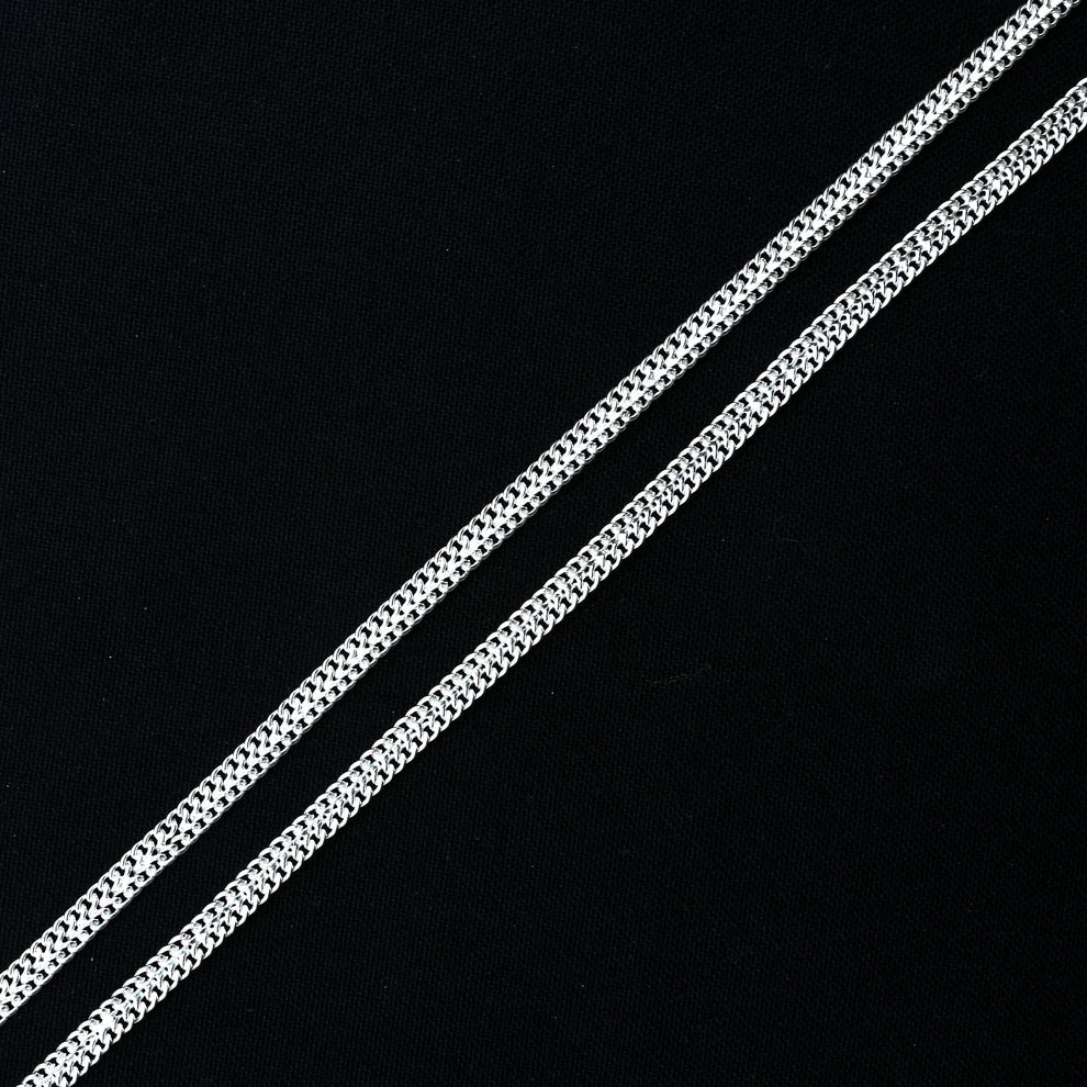 Minimalist Silver Anklet – Simple and Sophisticated.