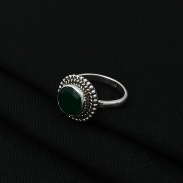 Silver Stunning Evergreen Stone Ring