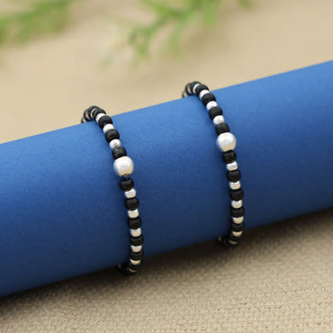 Silver Plain Moti & Black Buds Bracelet